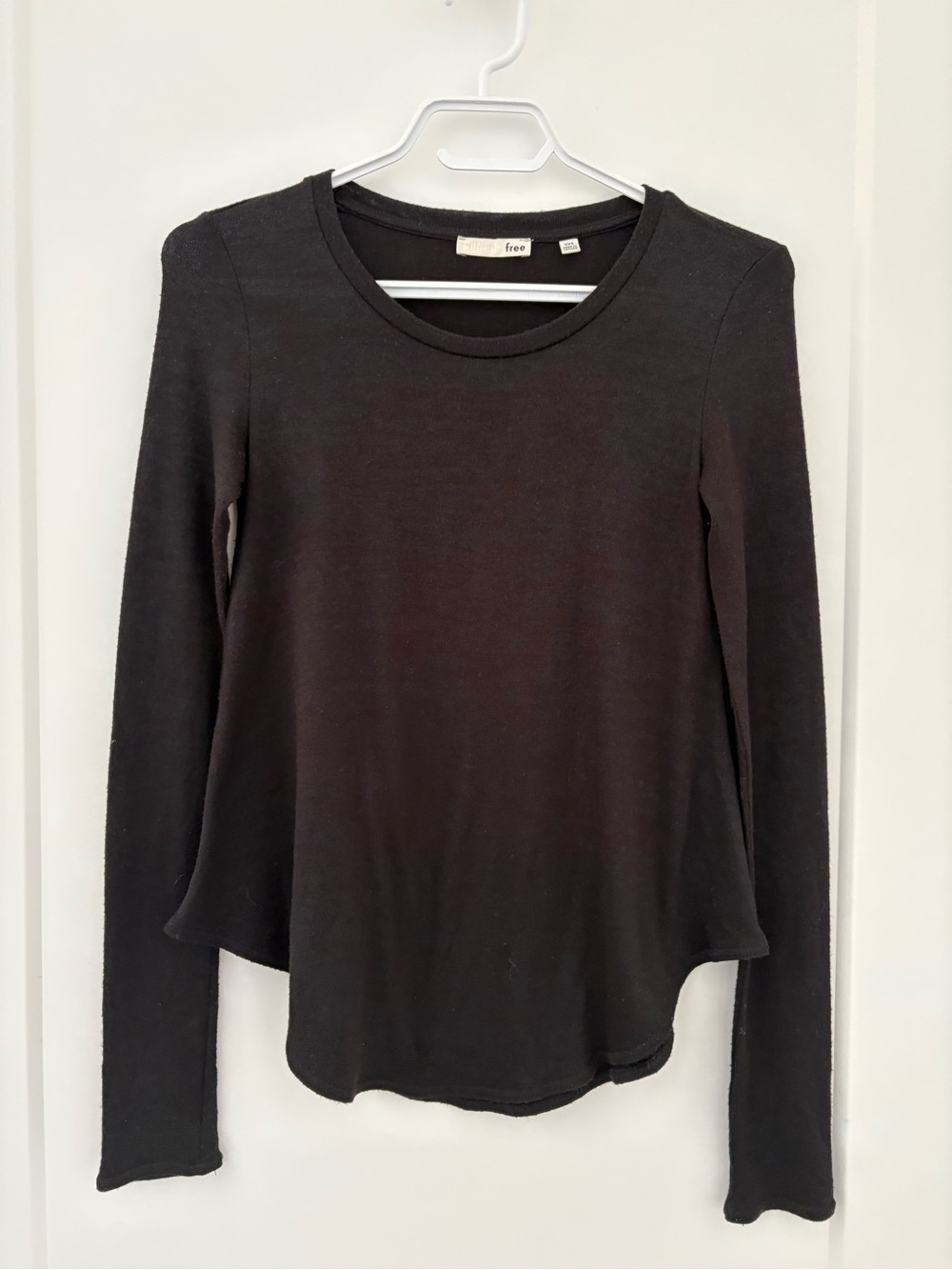 Wilfred Black Long-Sleeve Crewneck Top